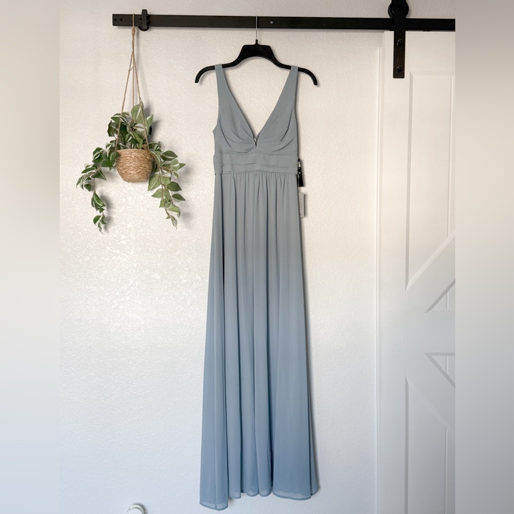 NWT Lulu’s V-Neck Chiffon A-Line Light Blue Gown XS - Picture 4 of 6